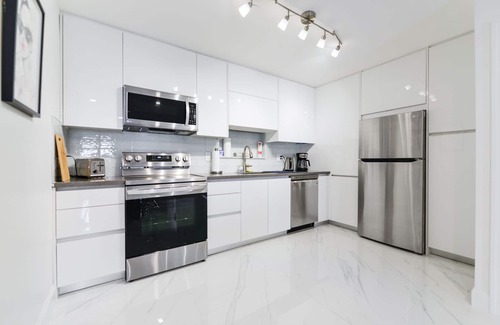 Sunny Isles Beach Apartment | Sunny Isles Beach, 2Bed Condo 3min Walk To Beach
