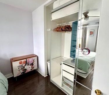 West Side Apartment | Sunny Jersey City 1BR, 25 min to NYC, 15min to EWR, King Bed, Hammock & Park Views