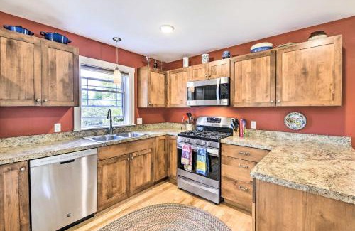 Eastern Vermont House | Sunny Morristown Home - Walk to Restaurants!