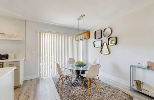 Palm Desert Condo | Sunny Mountain-View Retreat with Pool, Golf, and Tasty Eats Just Steps Away