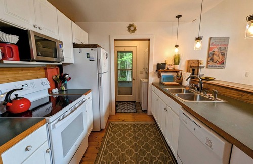 Beaver Island House | Sunny Oaks. Bright, beautiful, in town. Wifi.