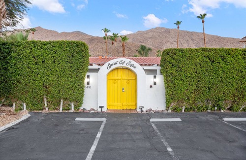 Tahquitz River Estates House | Sunny Oasis Poolside Escape with Mountain Views!