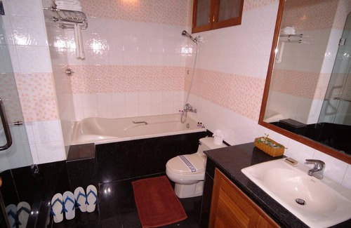 Ngwe Saung Resort | Sunny Paradise Resort