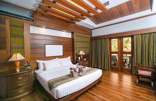 Ngwe Saung Resort | Sunny Paradise Resort