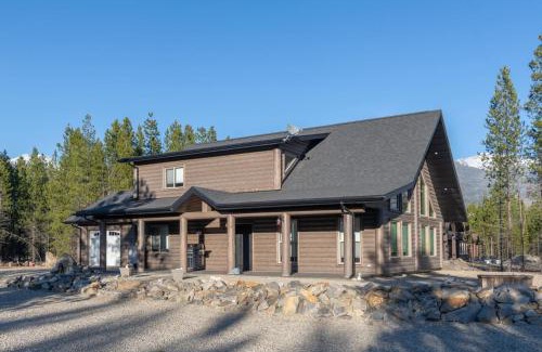 Valemount House | Sunny Peaks