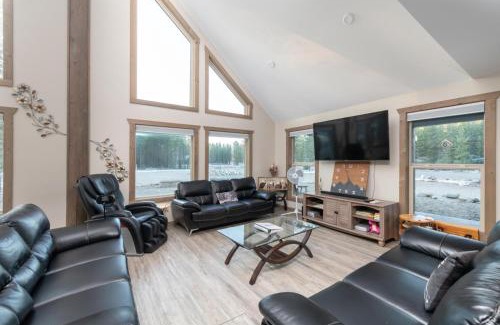 Valemount House | Sunny Peaks
