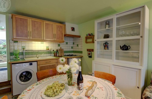 Montagny Cottage | Sunny Retreat in Renovated Farmhouse with Terrace, Private Parking, and Hiking Nearby