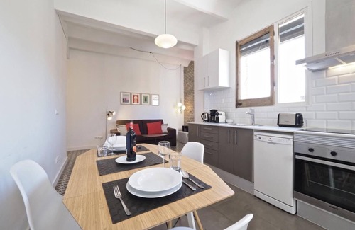 El Parc i la Llacuna del Poblenou Apartment | Sunny Rooftop Apartment