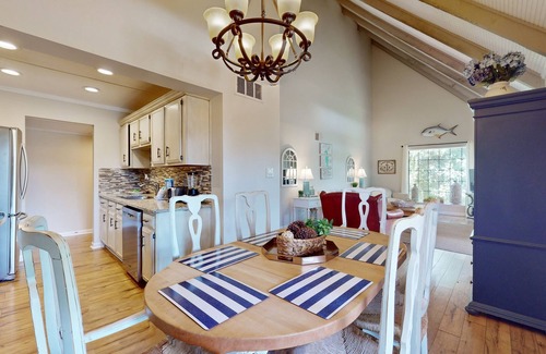 Miramar Beach Villa | Sunny Seascape Condo w/Spacious Balcony - Pools, Golf & Tennis