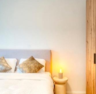 Ostend Apartment | Sunny Seaview Sanctuary in Ostend w Parking