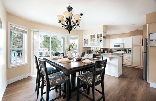 Christina Lake House | Sunny Shores Stay – Big Home Near Christina Lake
