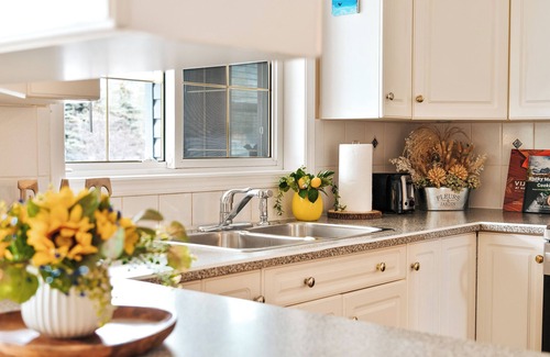 Christina Lake House | Sunny Shores Stay – Big Home Near Christina Lake