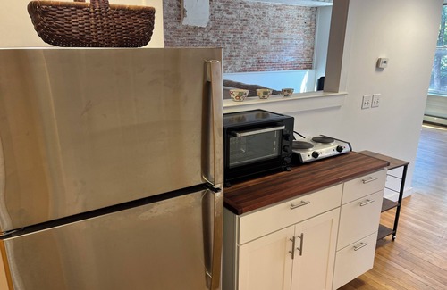 Gardiner Apartment | Sunny spacious studio in the heart of historic downtown Gardiner
