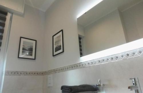 QT8 Apartment | SUNNY terrace 2 Bedrooms
