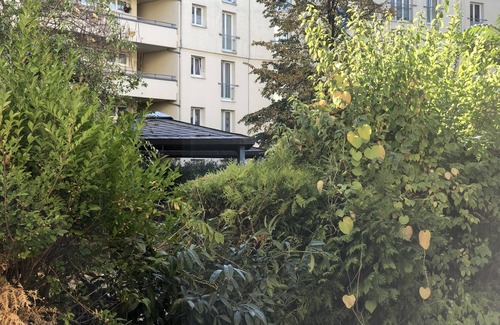 Neustadt Apartment | Sunny terrace apartment in the center with underground parking space and Netflix.