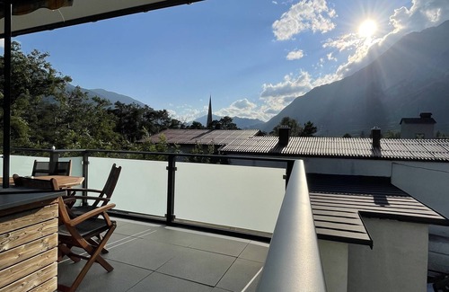 Oetztal-Bahnhof Apartment | Sunny top floor apartment in a top location