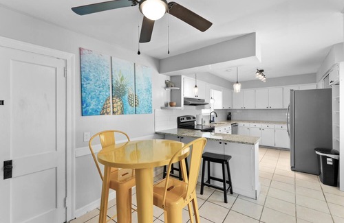 Murray Hill House | Sunnyside Home in Murry Hill