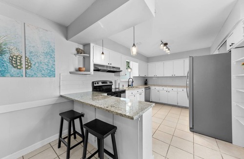 Murray Hill House | Sunnyside Home in Murry Hill