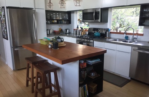 Courtenay House | Sunnyside House- 30mins from Mt. Washington