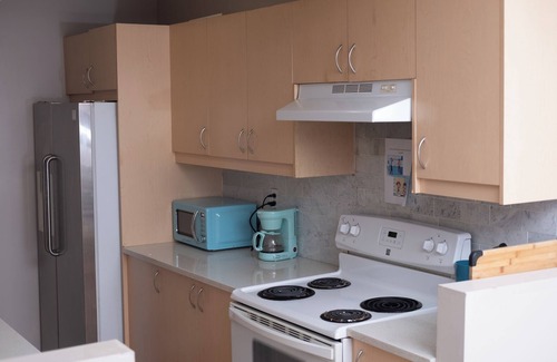 Sunnyside House | Sunnyside Serenity: Cozy Basement Room Rental