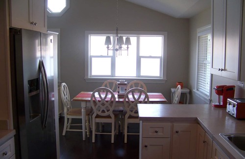 Middlesex Cottage | Sunnyside Shore - Lakefront Retreat, 2 bedroom, 1 bathroom, sleeps 4-6
