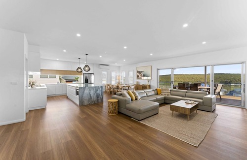 Catherine Hill Bay House | Sunnyspot Escape - Stylish Beach House