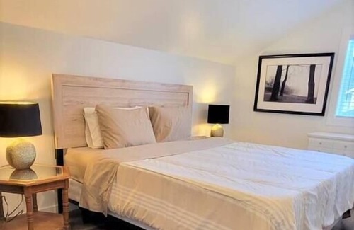 North Glenmore House | SunnyStays Family Friendly Home Near Golf, YLW, UBCO, Winery