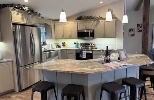 Valois House | Sunrise at the Sawmill - Couples Retreat!