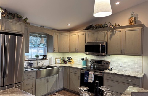 Valois House | Sunrise at the Sawmill - Couples Retreat!