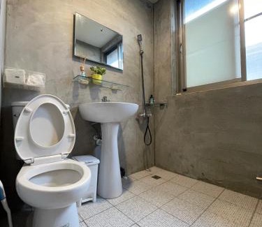 Fengshan District Bed & Breakfast | Sunrise Bike Inn