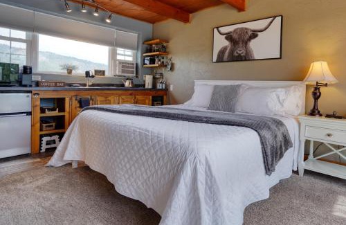 Hot Springs House | Sunrise Cabin at Highland Meadows