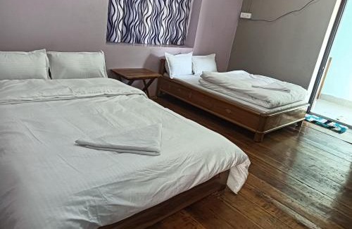 Dirang House | Sunrise Homestay