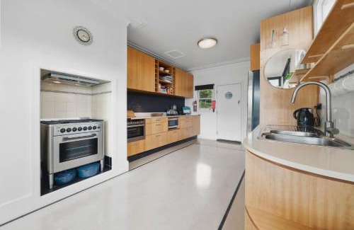 Hazelbrook House | Sunrise House