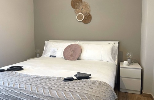 Magazzeno Bed & Breakfast | Sunrise - Lilibeth Luxury Suites