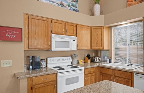 Red Mountain Ranch House | Sunrise Mountain | Outdoor Oasis, Hot Tub, Close to Hiking