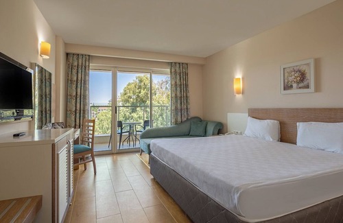 Side Hotel | Sunrise Queen Hotel