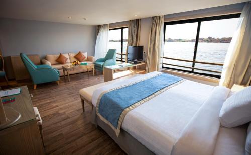 Nile River Luxor Boat Rental | SUNRISE Semiramis I Cruise