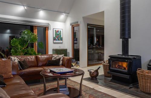 Sumner House | Sunrise Serenity with Hot Tub