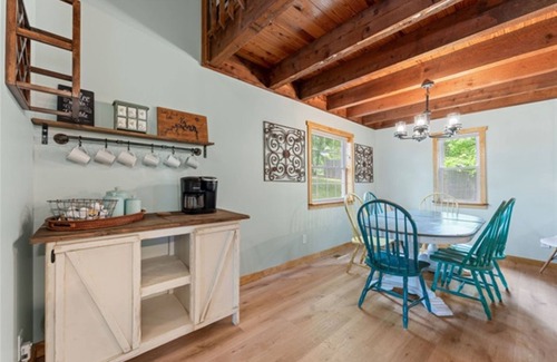 Omaha Cabin | SunRiseViews BirdWatch TableRockLake HotTub FirePit TreeHouse Branson Big Cedar