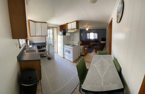 Irving Cottage | Sunset Bay 2 Cottages 2Bd & 1Bd Close To Beach Same Lot 1 price for both