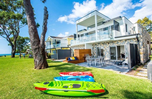Corlette Apartment | 'Sunset@Corlette' *2 SUPs 2 Kayaks* WATERFRONT ACCOMMODATION Port Stephens