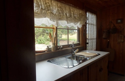 Alexandrina Cottage | Sunset Cottage. Absolute Waterfront with Beautiful Sunset Views