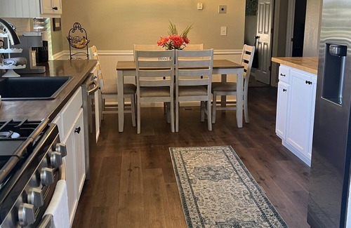Oroville Cottage | Sunset Cottage on Feather River. Shoreline, Sunsets, and Nature await you!