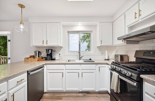 Sturgeon Bay House | Sunset Cove| Lakefront | Sauna | Hot Tub
