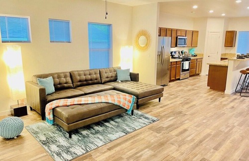 Fernley House | Sunset Haven,Pets OK,9 Beds