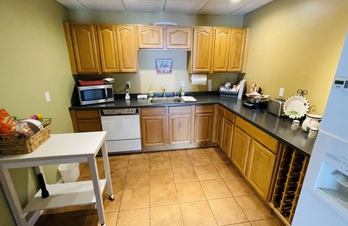 Centre House | "Sunset Hideaway" Lakefront Weiss Lake with large private dock - boats welcome!