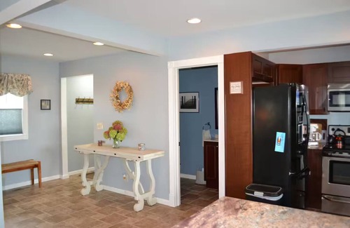 Olcott House | Sunset Lake House in Olcott Beach, NY