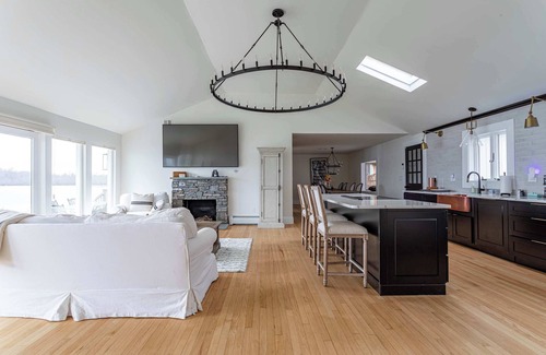 Middle Hope House | Sunset Lakehouse: Stunning Views + Lake Fun!