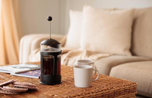 Christchurch Apartment | Sunset Lodge, River View & Log Burner