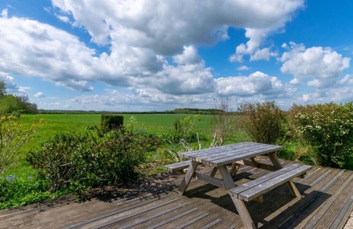Etchinghill House | Sunset Lodge - Three Bedroom House, Sleeps 6